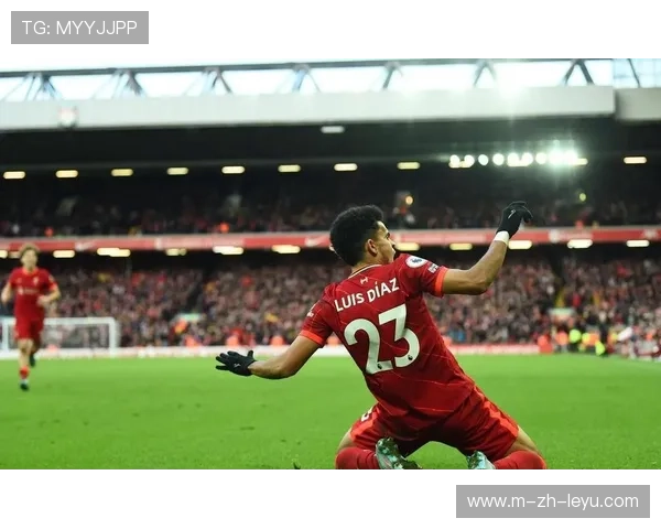 利物浦迪亚斯边路带球训练提升，助力球队冲击英超冠军